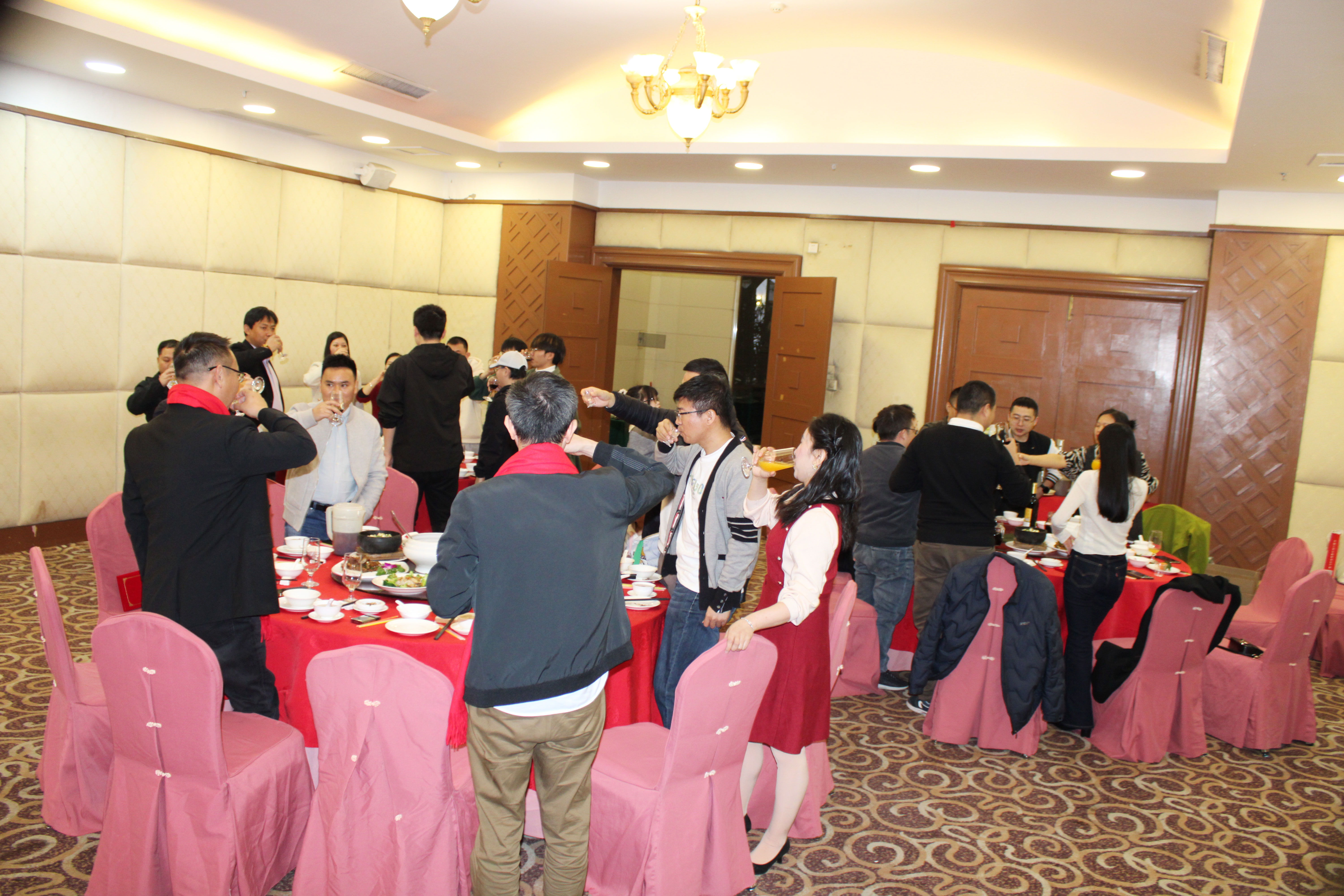 【感恩奋进 不负韶华】2024v88体育年度表彰大会盛宴(图8) 【感恩奋进 不负韶华】2024v88体育年度表彰大会盛宴(图8)