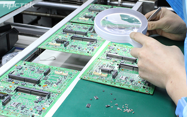 龙芯工控主板：大尺寸设计支持更多扩展功能(图1)